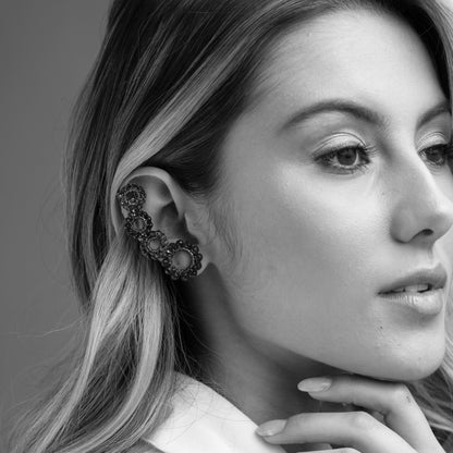Cascade-Interlock-Links-Gold-Clubs-Earcuff-Handmade-Crochet-Earrings-model-18k-gold-filled-wire-hypoallergenic-lightweight-statement-brazilian-soul-collection