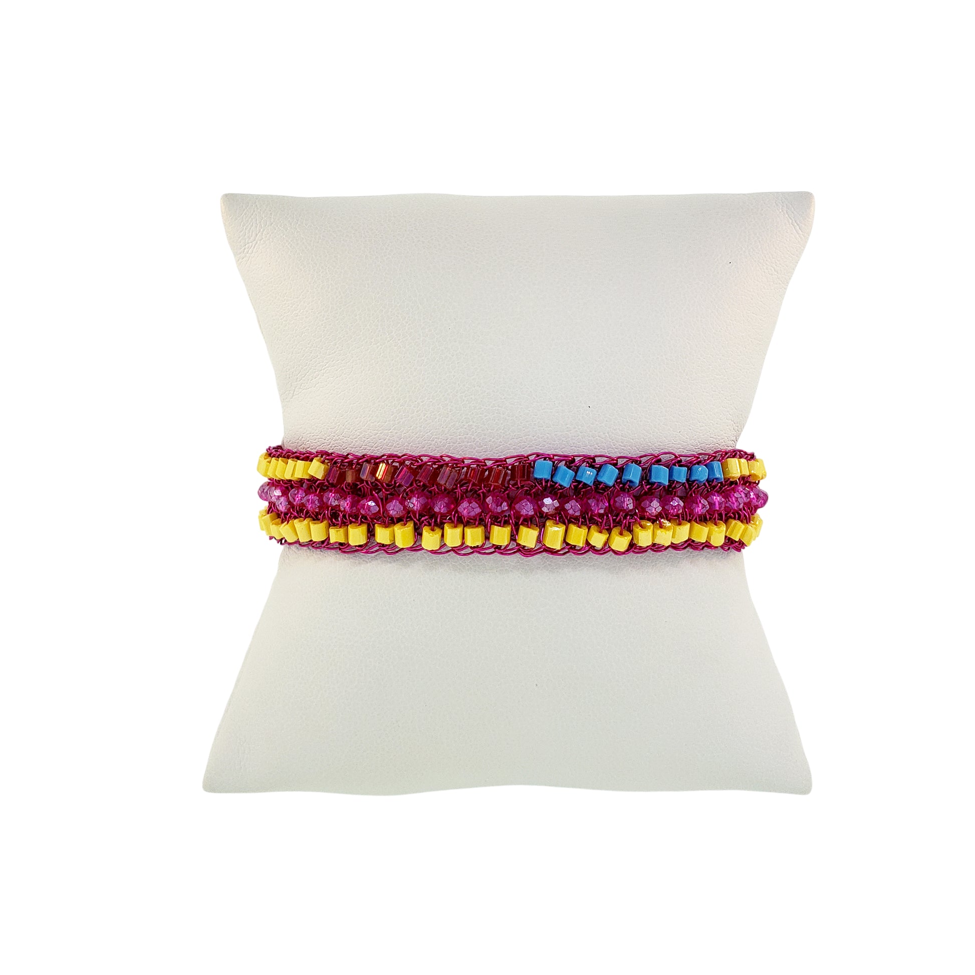 Narrow-Classic-Geometric-Blue-Yellow-Fuchsia-Ziggy-Handmade-Crochet-Bracelet-18k-gold-filled-wire-hypoallergenic-lightweight-statement-brazilian-soul-collection-detail
