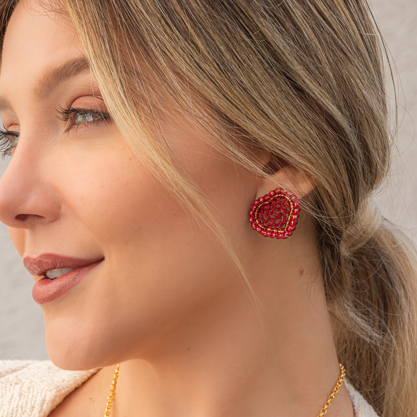 handmade-crochet-heart-shape-earrings-18k-gold-filled-wire-hypoallergenic-lightweight-statement-valentines-drop-collection-red-model